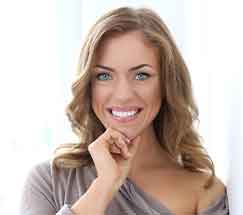 Woman praises Glenn Smile Center's exceptional oral hygiene services.